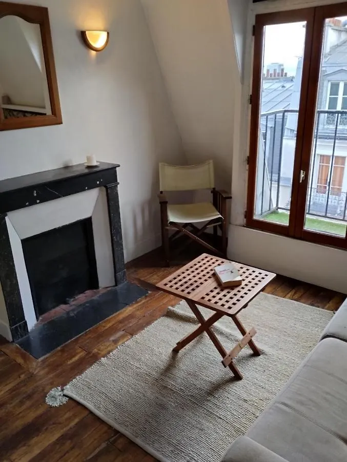 Appartamento F1 Cosy Montmartre Avec Balcon Parigi Francia